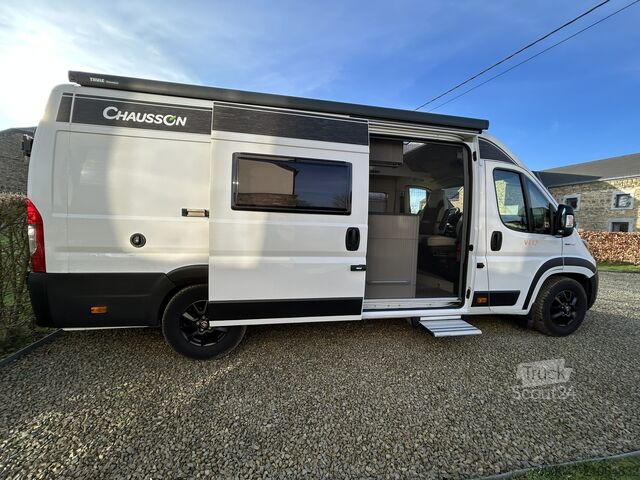 عربة تخييم Chausson V697