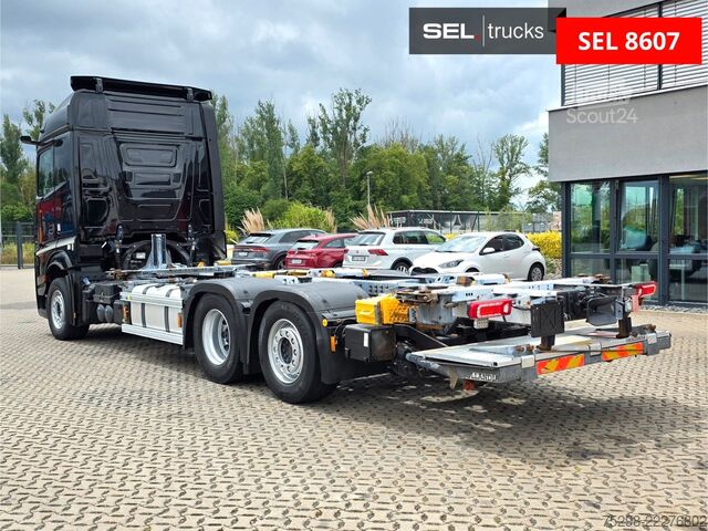 Vaihtolavakuorma-auto MERCEDES-BENZ Actros 2553 / Retarder / Ladebordwand /Lenkachse