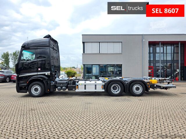 Vaihtolavakuorma-auto MERCEDES-BENZ Actros 2553 / Retarder / Ladebordwand /Lenkachse