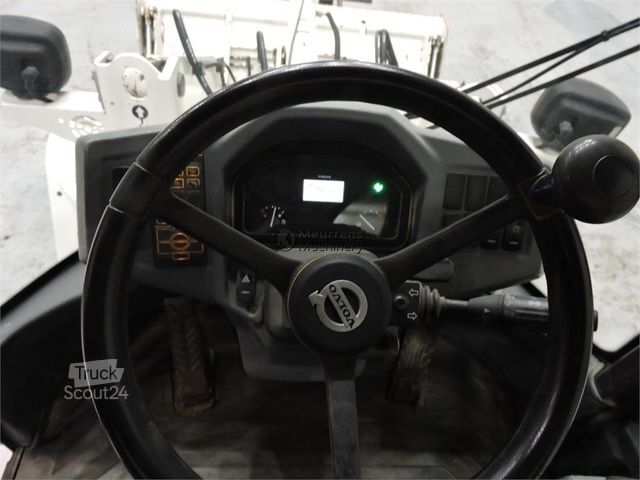 Wiellader VOLVO L30G + FORK