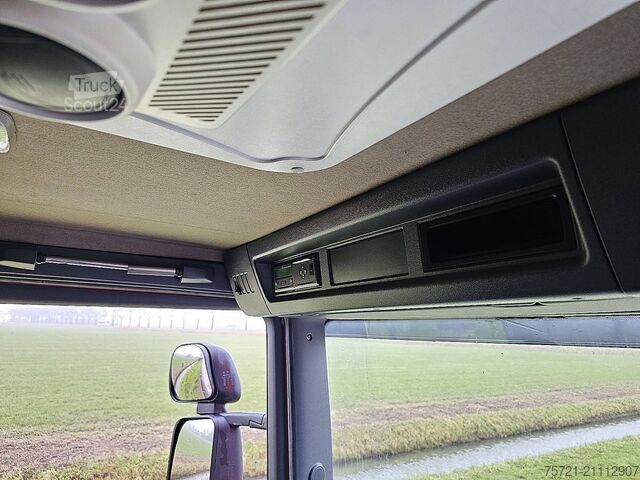 Kyld/fryst transport SCANIA P280 6X2*4 TAILLIFT