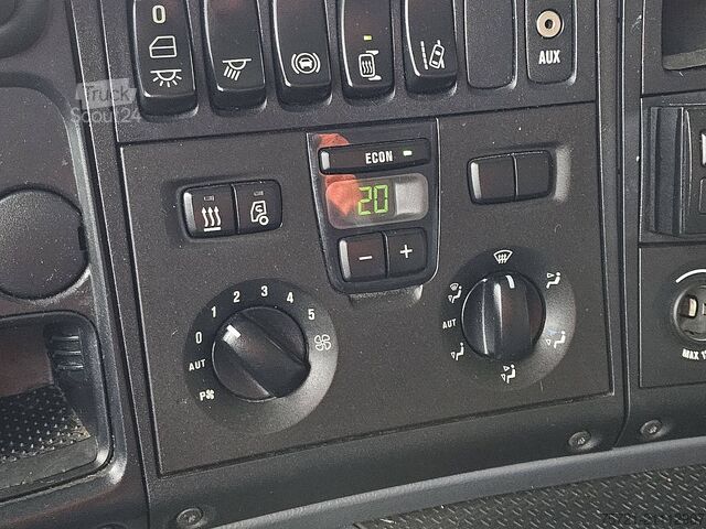 Kyld/fryst transport SCANIA P280 6X2*4 TAILLIFT