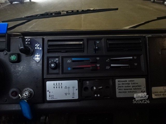 Furgão pick-up MERCEDES-BENZ Unimog U 1300 L Turbo OM 366 Pritsche 4x4