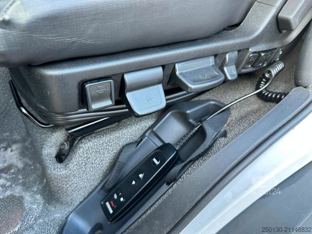 Plattewagen met zeil RENAULT D280 4x2 BL Plane&Spriegel / Palfinger LBW / ACC