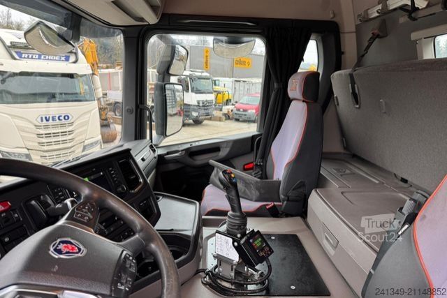 Kanca kasalı yük kamyonu (roll-off) SCANIA G450 8x4 Trösch 26T