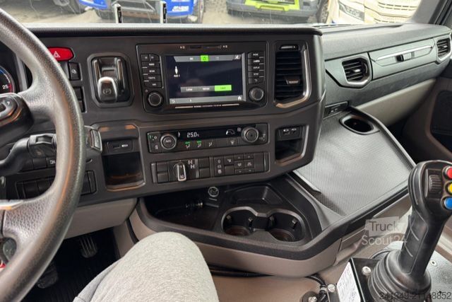 Kanca kasalı yük kamyonu (roll-off) SCANIA G450 8x4 Trösch 26T