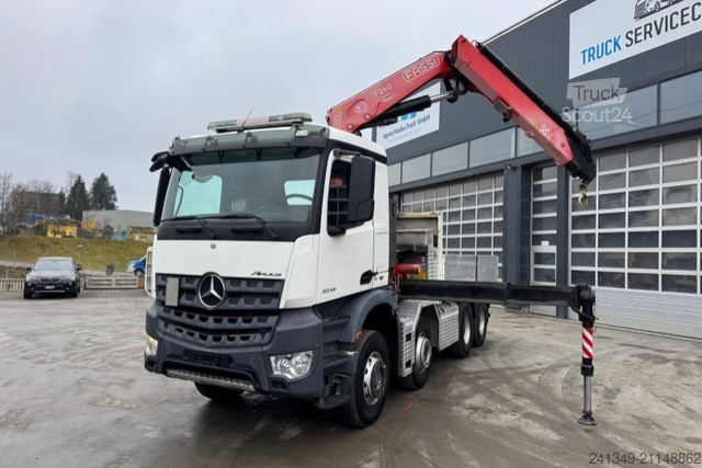 Grue montée sur camion MERCEDES-BENZ Arocs 3248 8x4 Fassi 235-4 SWS & Thermokipper