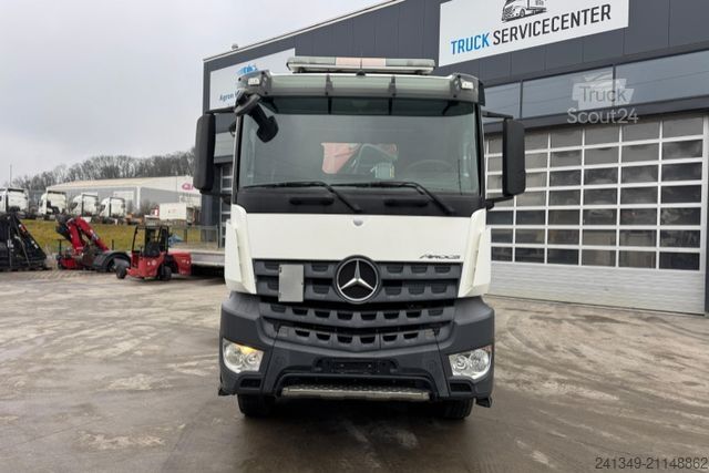 Grue montée sur camion MERCEDES-BENZ Arocs 3248 8x4 Fassi 235-4 SWS & Thermokipper