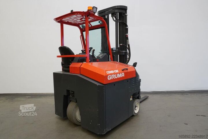 رافعة شوكية رباعية الاتجاهات Combilift CBE3000
