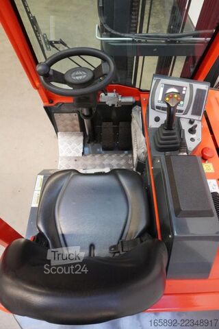 رافعة شوكية رباعية الاتجاهات Combilift CBE3000