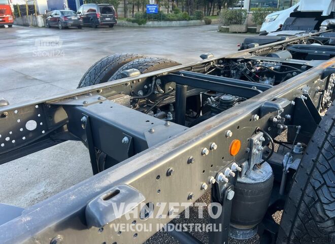 Podvozkový nákladní automobil Iveco 180E28 EUROCARGO A TELAIO