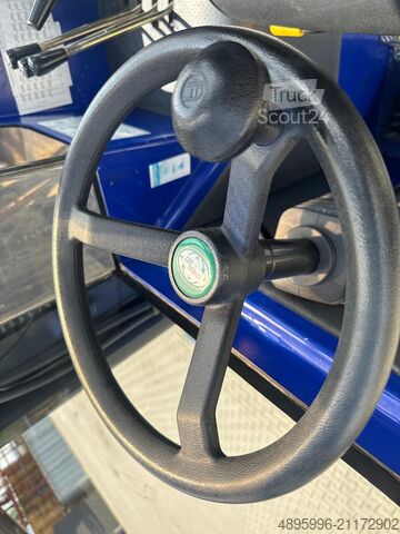 Carretilla retráctil de 4 vías Combilift C3000/ Mast 7500 mm /Teleskopic forks