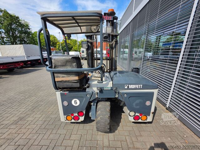 Chariot élévateur frontal MOFFETT M4 25.3 Mitnahmestapler 4 x 4 erst 384 Std.