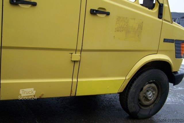 Aizkaru sānu furgons MERCEDES-BENZ 208DOKA  BREMER**601