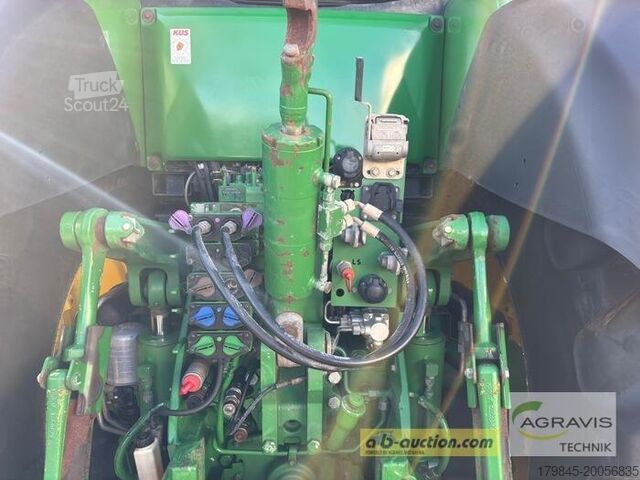 Traktorius John Deere 8270 R AutoPowr