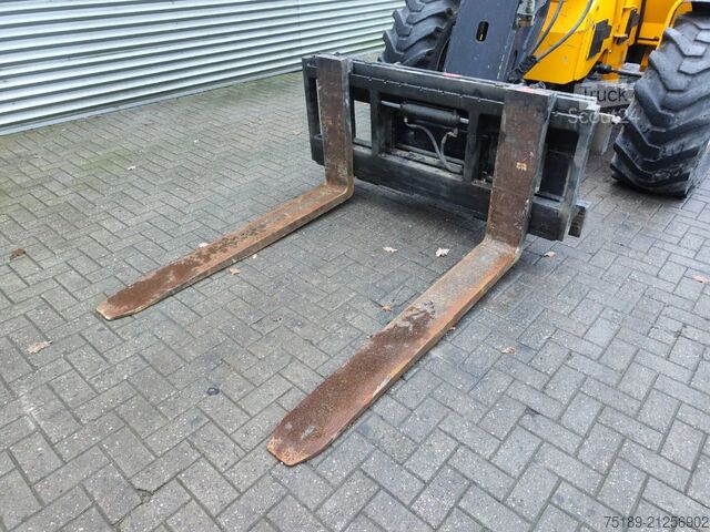 Teleszkópos rakodó Manitou MHT 860 L