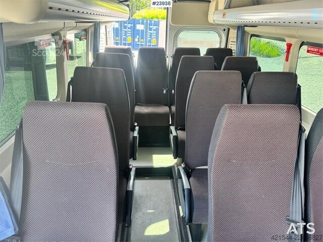 Minibuss Fiat Ducato Minibus – 46,000 km – 2 Sets of Tires – 17