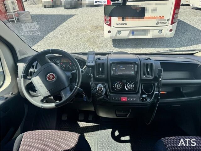 Minibuss Fiat Ducato Minibus – 46,000 km – 2 Sets of Tires – 17