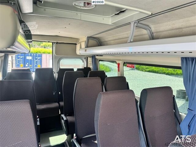 Minibuss Fiat Ducato Minibus – 46,000 km – 2 Sets of Tires – 17