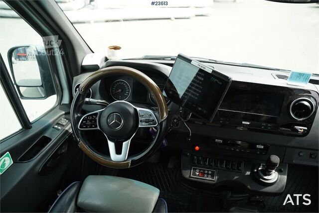Minibussi Mercedes-Benz Sprinter 519 Altas 17-Seater Accessible Minibus