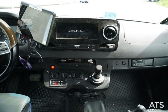 Minibussi Mercedes-Benz Sprinter 519 Altas 17-Seater Accessible Minibus