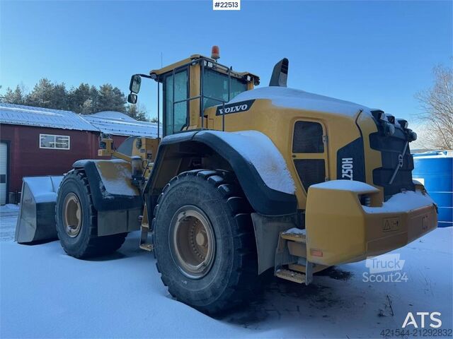 Cargador Volvo L250H Wheel Loader with bucket – gearbox needs rep