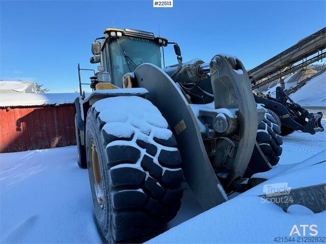 Cargador Volvo L250H Wheel Loader with bucket – gearbox needs rep