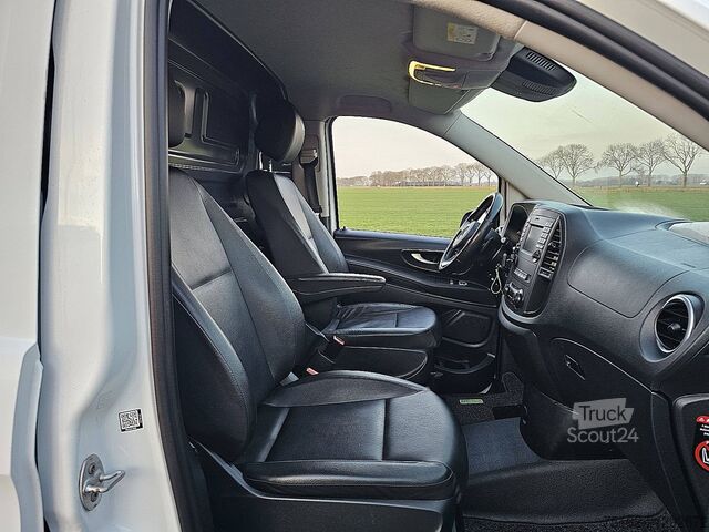 Camioneta familiar de techo alto MERCEDES-BENZ VITO 114 L2 Automaat LED Navi