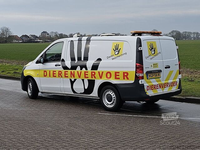 Camioneta familiar de techo alto MERCEDES-BENZ VITO 111 dierenvervoer
