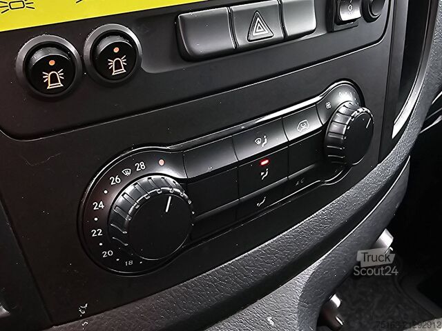 Camioneta familiar de techo alto MERCEDES-BENZ VITO 111 dierenvervoer