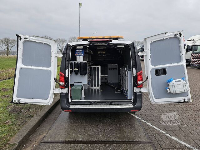 Camioneta familiar de techo alto MERCEDES-BENZ VITO 111 dierenvervoer