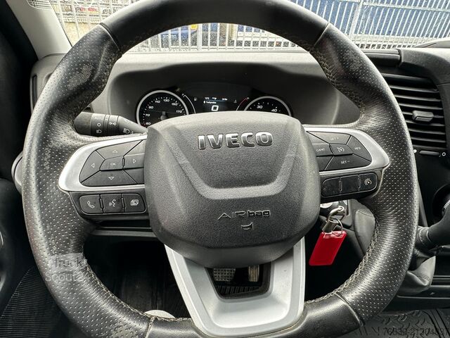 Fourgon tôlé Iveco Daily 35S18