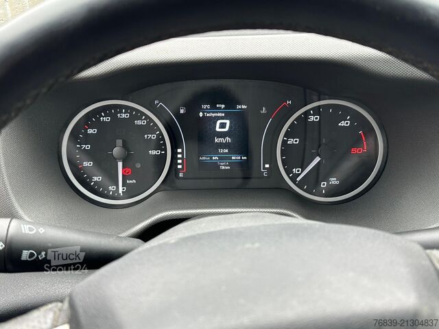 Fourgon tôlé Iveco Daily 35S18