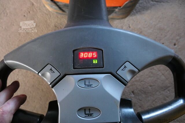 Hochhubwagen bt SWE 080L Batterie 12/2021