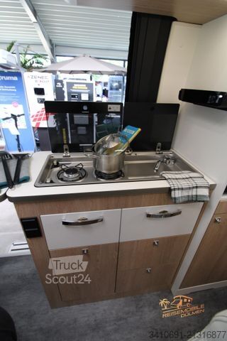 Camper van MOOVEO Van 63XL Solar SAT TV Navi RFK Markise