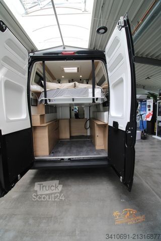 Camper van MOOVEO Van 63XL Solar SAT TV Navi RFK Markise