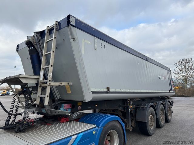 Kipper Auflieger SCHMITZ CARGOBULL SKI 24 SL 06 7.2. Kipper .