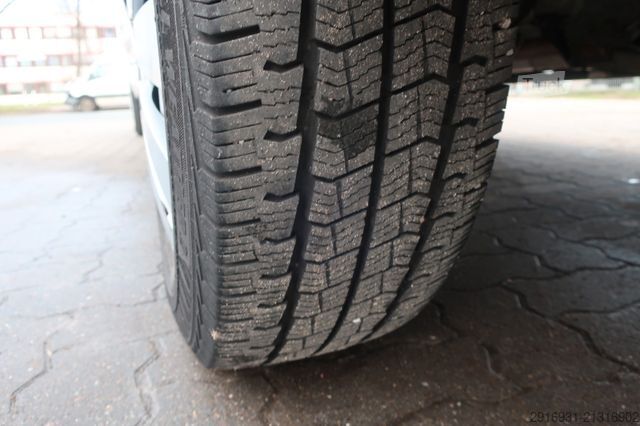 Kleinbus VOLKSWAGEN T6 Transporter lang/9 Sitze/Klima/1 Hand/Nr. 152