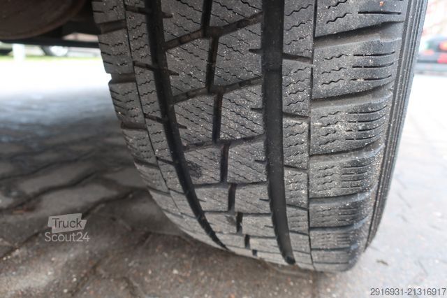 Kleinbus VOLKSWAGEN T5 Transporter Hochdach lang/Rampe/Klima/Nr.268