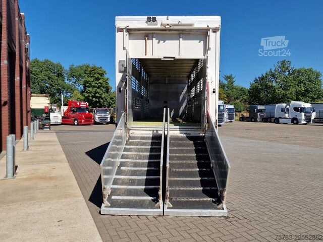 Trasporto del bestiame Scania P400 8x4*4 - 2/3 deck livestock Guiton 29.78M2 ...