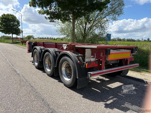Konteineru pārvadājumi Schmitz Cargobull SCF24 20FT Chassis / Tank / ADR / BPW Axles / D...
