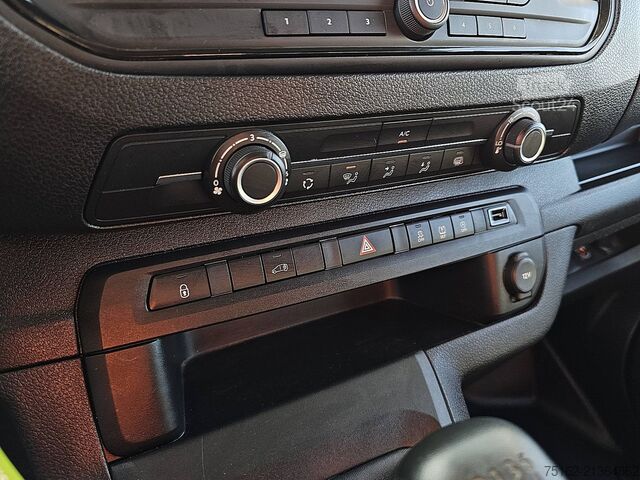 Kombi s vysokou strechou OPEL VIVARO 1.6 L2 Airco Euro6