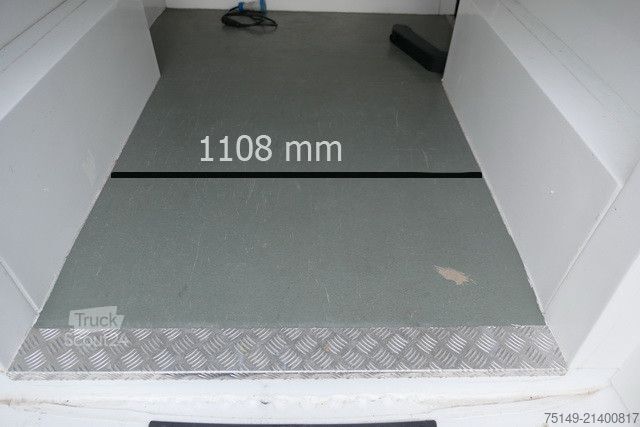 Hűtőfelépítményes furgon VOLKSWAGEN T 6 4x2, Thermo King E200MAX50, 3. Sitz, 184tkm