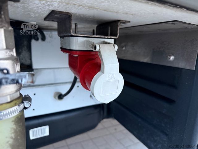 Soğutucu kasa panelvan MERCEDES-BENZ Sprinter 319 CDI V6 Kühlkoffer/ThermoKing V300