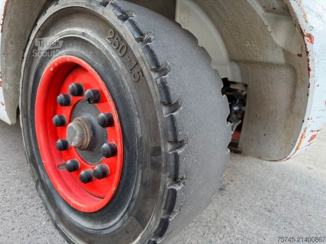 Frontstapler LINDE H 50 * TRIPLEX * GAS * 5.600 h *