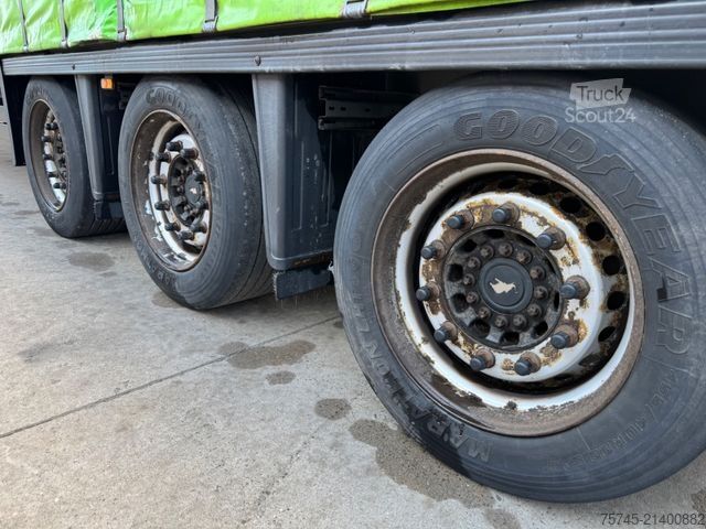 Ανοιχτό ημιρυμουλκούμενο με μουσαμά SCHMITZ CARGOBULL SCB*S3T *  * HUBDACH * LIFTACHSE * VOLUMEN*