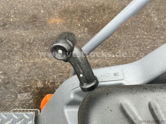 Rouleau monocylindre HAMM HD 10VV Tandem Walze 22PS 2021