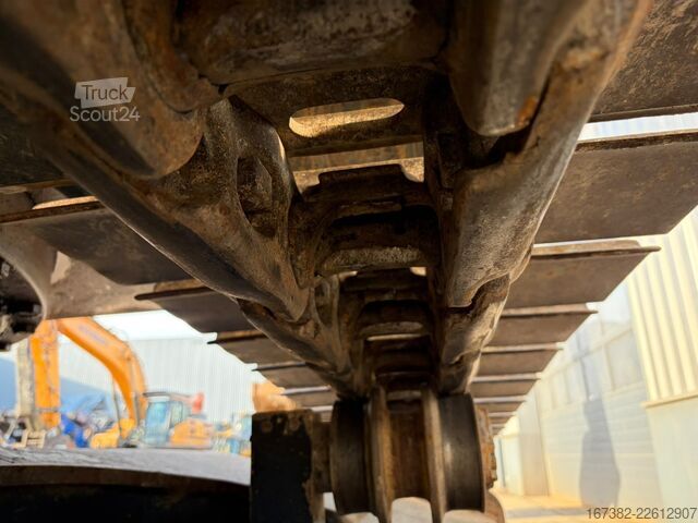 حفارة زاحفة Hyundai HX330NL