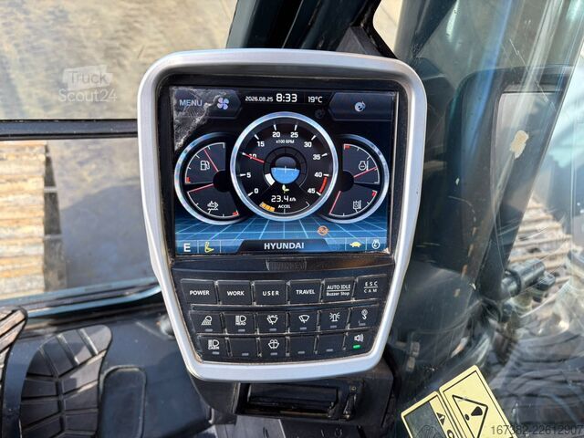 حفارة زاحفة Hyundai HX330NL