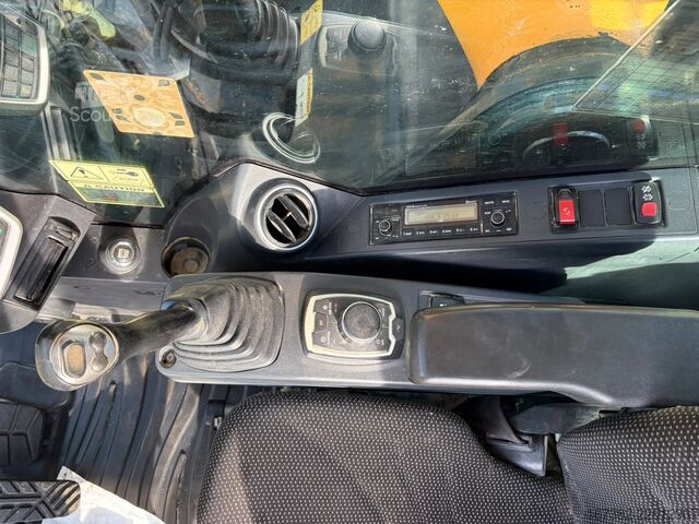 حفارة زاحفة Hyundai HX330NL